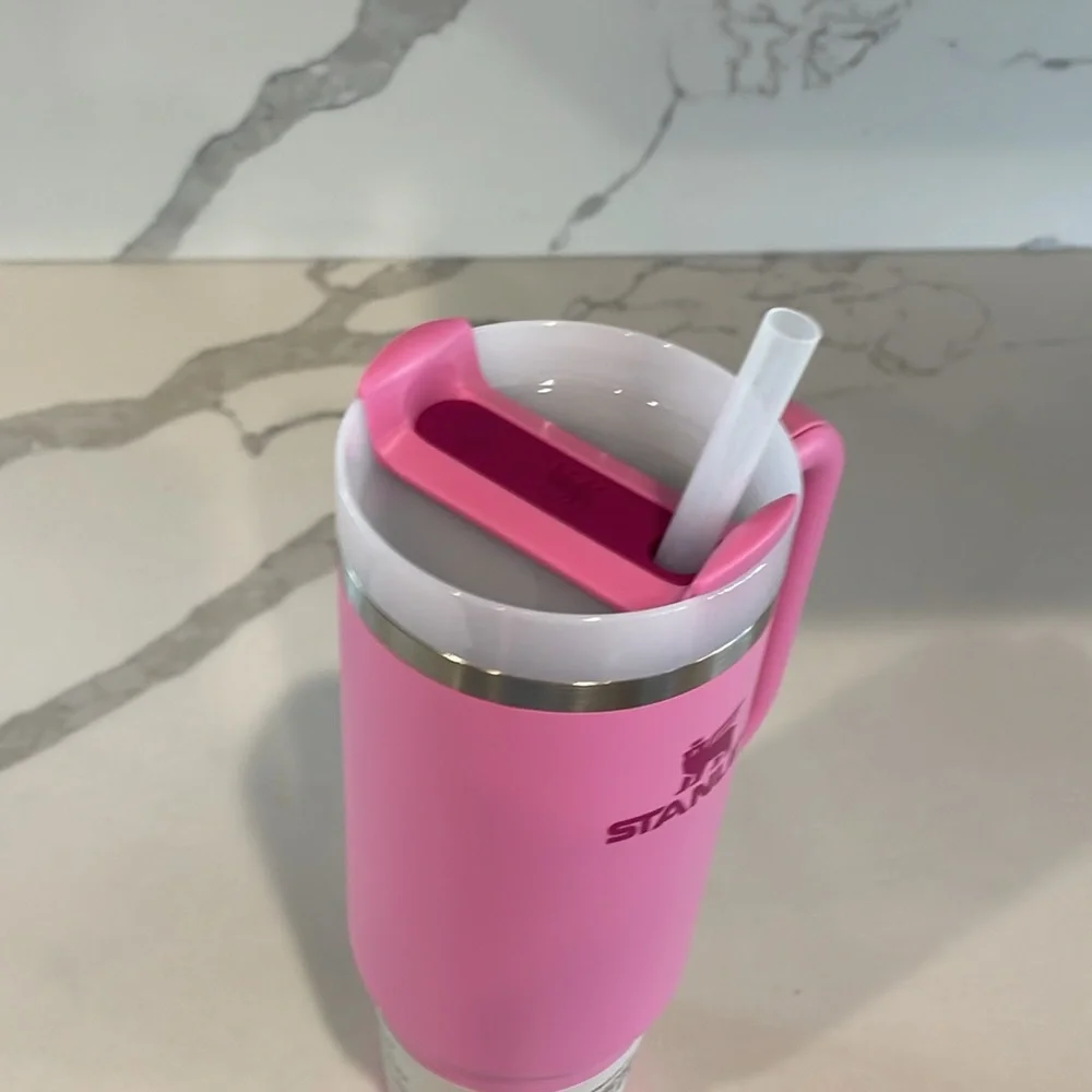 Stanley - 30 oz. PEONY (hot pink) Quencher H2.0 Flowstate Tumbler w/Handle - NWT